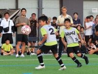 本田圭佑さんが激励　新富でサッカー「４ｖ４」