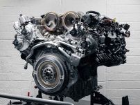 ベントレーがシステム最高出力750ps超の新パワートレーンV8「ウルトラ パフォーマンス ハイブリッド」を開発！W12エンジンの後継として導入