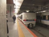 特急サンダーバードが１２日午前も一部列車で運休　JR京都線で別のトラブル発生が原因