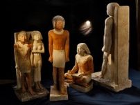 古代エジプト人も机仕事は辛かった？ 書記の「職業病」痕を発見