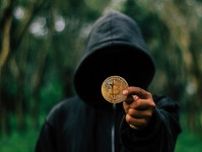 仮想通貨にハマる人は「陰謀論」を信じやすい！