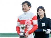 【京都12R】4番人気アイルシャインV 横山典弘騎手が歴代2位タイとなるJRA通算2943勝目