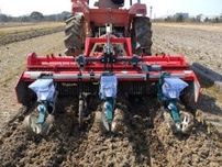播種作業1工程で3条分…愛知県が実証する「大豆の高速種まき機」の効果