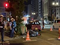 【速報】長崎市大黒町でバイクと車が衝突　バイクの男性が足を負傷　命に別条なし《長崎》