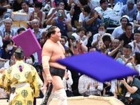 大の里が止めた！照ノ富士の連勝は10でストップ　琴桜は敗れ２差は変わらず／名古屋場所11日目