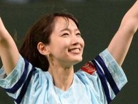 吉岡里帆、筧美和子と〝スッピン〟2ショットに反響　メキシコ旅行で爬虫類とたわむれ…「素の吉岡さん」「楽しんでおられる」「スネーク筧」