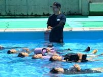 「ランドセル抱えて浮けた」　小学校で水難防止の講座　静かに救助を待つ方法を学ぶ　沖縄・南城市