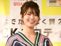 稲村亜美、太もも全開“超ミニ”ショーパン姿で「神スイング」　「憧れの川奈」でゴルフ満喫