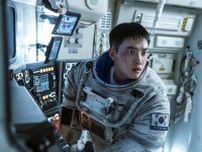 “たった1人で月から帰還せよ”「EXO」ド・ギョンスが新人宇宙飛行士を演じるSFアドベンチャー　映画『THE MOON』