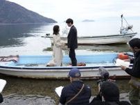 【独占】メイキング写真も公開! 原作者・吉田修一が日本一大きい湖“琵琶湖”をロケーションに選んだ理由とは 　映画『湖の女たち』