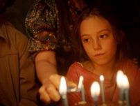 メキシコ映画界期待の新星リラ・アビレス監督が、少女の揺れ動く心を瑞々しく描く　映画『夏の終わりに願うこと』