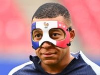 鼻骨骨折のエムバペもEUROで着用へ！フェイスマスクをつけてプレーした世界のスター6人