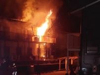 「２階が燃えている」集合住宅で火事　消防車15台出動し消火活動　およそ２時間後に鎮火　広島