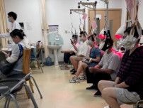 中国の若者が病院に押し寄せ「首つり」療法、スマホ長時間使用で頚椎症に―香港メディア