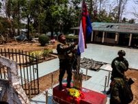 ミャンマー武装勢力、制圧したタイ国境要衝で横断幕