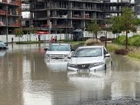 アラブ首長国連邦で記録的豪雨、1人死亡　空の便混乱