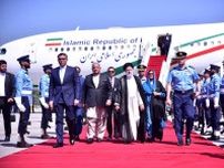 イラン大統領がパキスタン訪問、年間100億ドルへ貿易拡大目指す