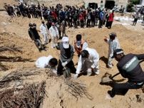 ガザ病院敷地内から数百人の遺体、国連当局者「恐怖を覚える」
