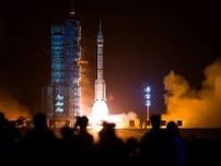 中国、有人宇宙船打ち上げ　飛行士3人が半年滞在へ