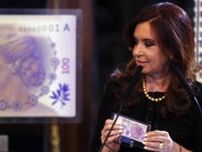 アルゼンチンが1万ペソ紙幣発行、価値わずか10ドル