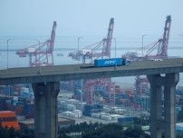 韓国とＵＡＥ、輸入関税撤廃へ協定調印　関係強化へ
