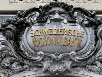 スイス中銀、2会合連続利下げ　フラン上昇に「行動の用意」