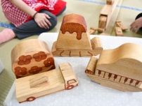 木製おもちゃ、いっぱい遊んで　佐賀大の矢野さん制作、みやき町の子育て施設に寄贈