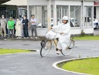 自転車通学、安全に　城南中1年生が交通ルール学ぶ