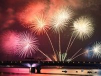 神々の宴 夜空彩る大輪　松江水郷祭花火大会　４日は１万１千発を打ち上げ