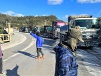 辺野古移設に抗議の女性と警備員、ダンプにはねられる　警備員は死亡　沖縄・名護