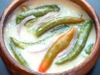 「幸せの国」ブータンの国民食、トウガラシたっぷりのチーズ煮込み「エマダツィ」
