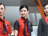 「日本が変わったな」コシノジュンコさんデザイン客室乗務員制服お披露目 国内初の“ストール”採用　FDAが11年ぶりリニューアル　