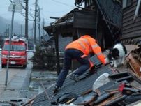 災害救助犬のココ、石川県輪島市の倒壊家屋へ　チームワークを発揮して捜索する