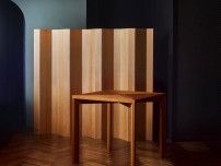 【幻の名作インテリアが復刻】北欧・デンマーク家具の名匠ポール・ケアホルムの貴重な木製家具「PK70」と「PK111」