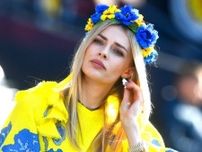 「どんだけ美人なんだよ！」“世界一キレイなWAG”と謳われるジンチェンコ妻の最新ファミリーショットにファン喝采！「娘たちもヤバい」