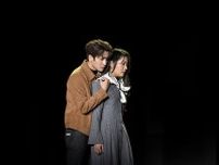 ミュージカル『愛の不時着』が開幕　舞台写真＆ユンサナとジンジンからコメントが到着