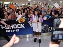 「ビリー、ようこそ日本へ！」歌姫来日にネット上も歓喜「泣けてきた」「可愛い！」空港には250人