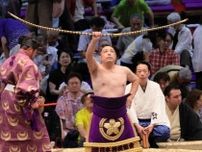 聡ノ富士が江戸の華に並ぶ歴代最多637回目の弓取り式「この日を目標にやってきた」