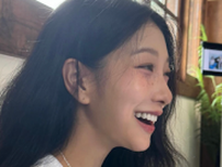 JYPの超人気アイドルにそっくり!? fromis_9ソヨン そばかす写真を公開！