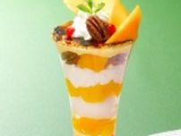 ロイヤルホスト「Mellow Apple Mango」7月11日販売開始、「アップルマンゴー」を使用したデザートを展開、「アップルマンゴーのブリュレパフェ」「マンゴースムージー」「マンゴーのショートケーキ仕立て」など
