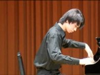 モーツァルトやドビュッシーなどの曲演奏 予選通過の12歳から24歳まで8人が腕競う「全東北ピアノコンクール」本選 宮城・仙台市