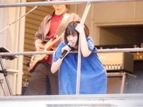 映画「キリエのうた」主演のアイナ・ジ・エンドが大阪でゲリラライブイベントを開催　主題歌・劇中歌を披露し3000人を魅了