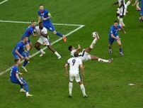 ［動画アリ］「EURO2024最高の瞬間がこれ」　ベリンガムの同点バイシクルで大興奮のスポーツバーや解説者たちの姿が話題に