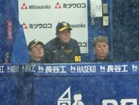 土砂降りのハマスタでＤｅＮＡ―阪神戦挙行に「選手が気の毒」　中断後も雨脚強まる