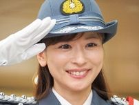 青葉警察署　皆藤愛子さんが一日署長に 春の交通安全キャンペーン〈横浜市青葉区〉