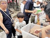 かわさき鈴虫祭り 常楽寺境内に涼やかな音 ７千匹近くを配布〈川崎市中原区〉