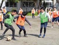 サッカーの魅力知って 横浜ＦＣが小学校巡回指導〈三浦市〉
