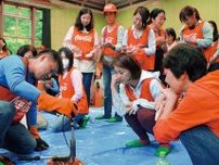 コカ・コーラ 水資源保全で上川の里へ 社員60人が参加〈八王子市〉