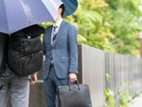 梅雨に目立つ！服がダサい人とそうでない人の差 線状降水帯の日もパリッとした清潔感を出すには