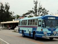 レトロな「ナナサンマルバス」特別運行へ でも日曜日も“定期”運行なぜ？ 沖縄バス